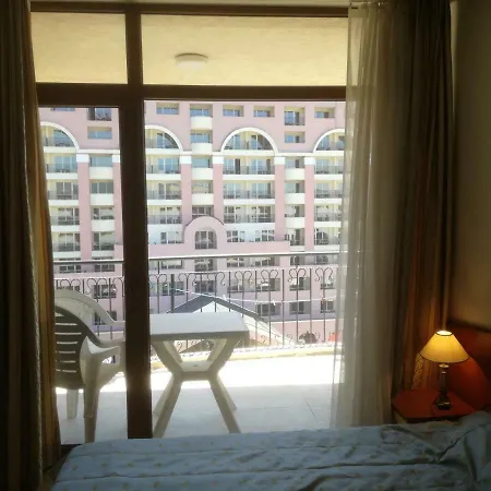 Top Floor In Poseidon Complex Apartment *