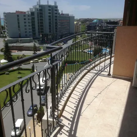 Top Floor In Poseidon Complex Apartment *