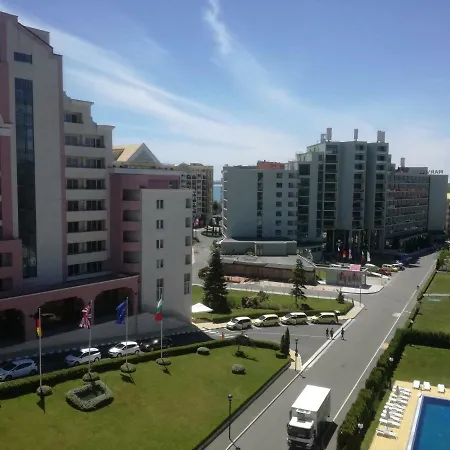 Top Floor In Poseidon Complex Апартамент *
